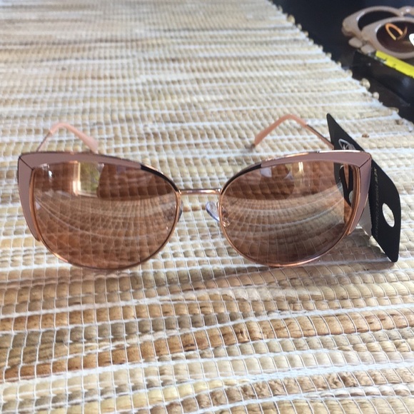 NWT NY&C sunglasses with UV protection - Picture 1 of 3